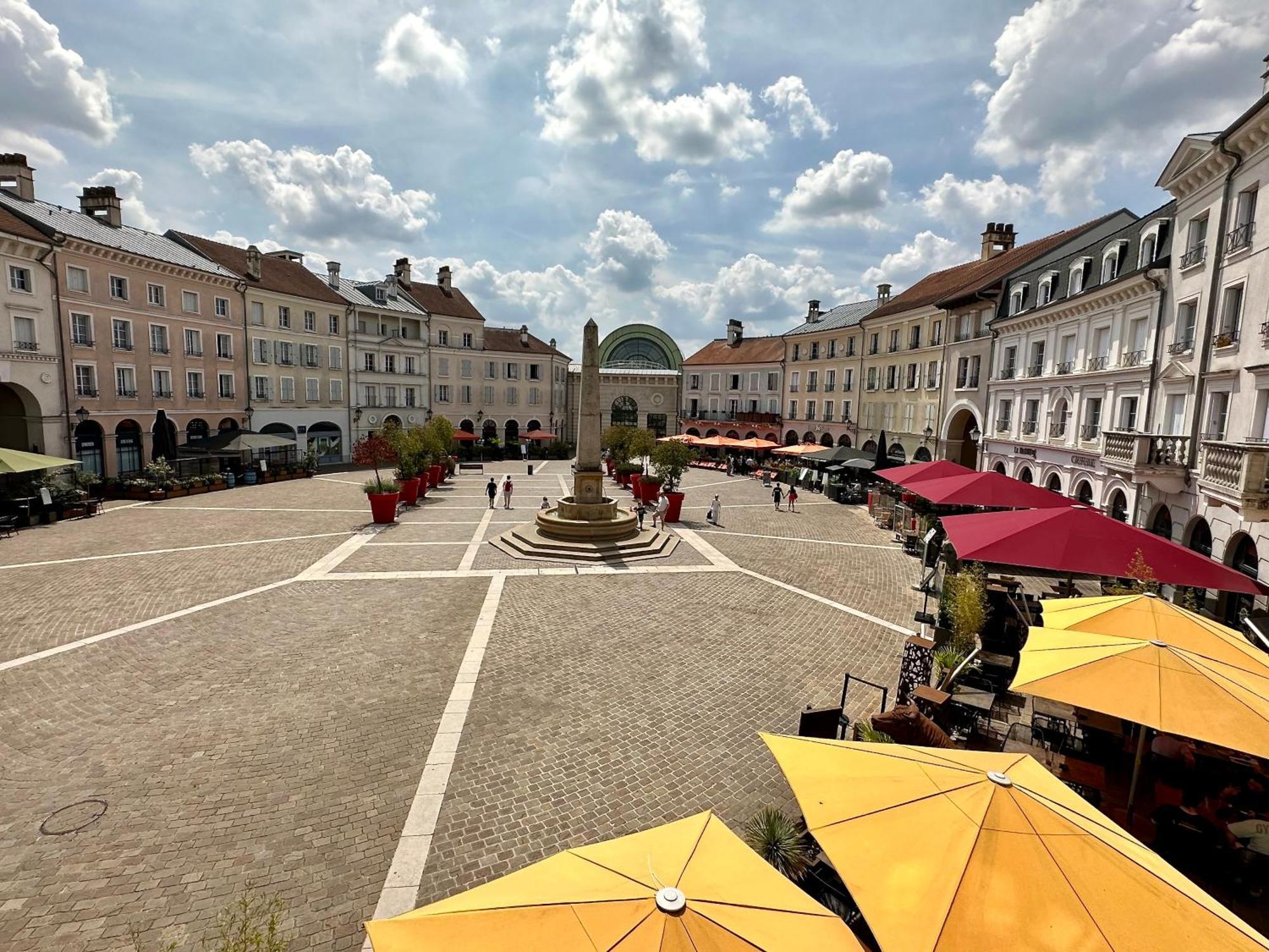 Appt Vue Place De Toscane - 4Min Disneyland-Paris Серри Экстерьер фото