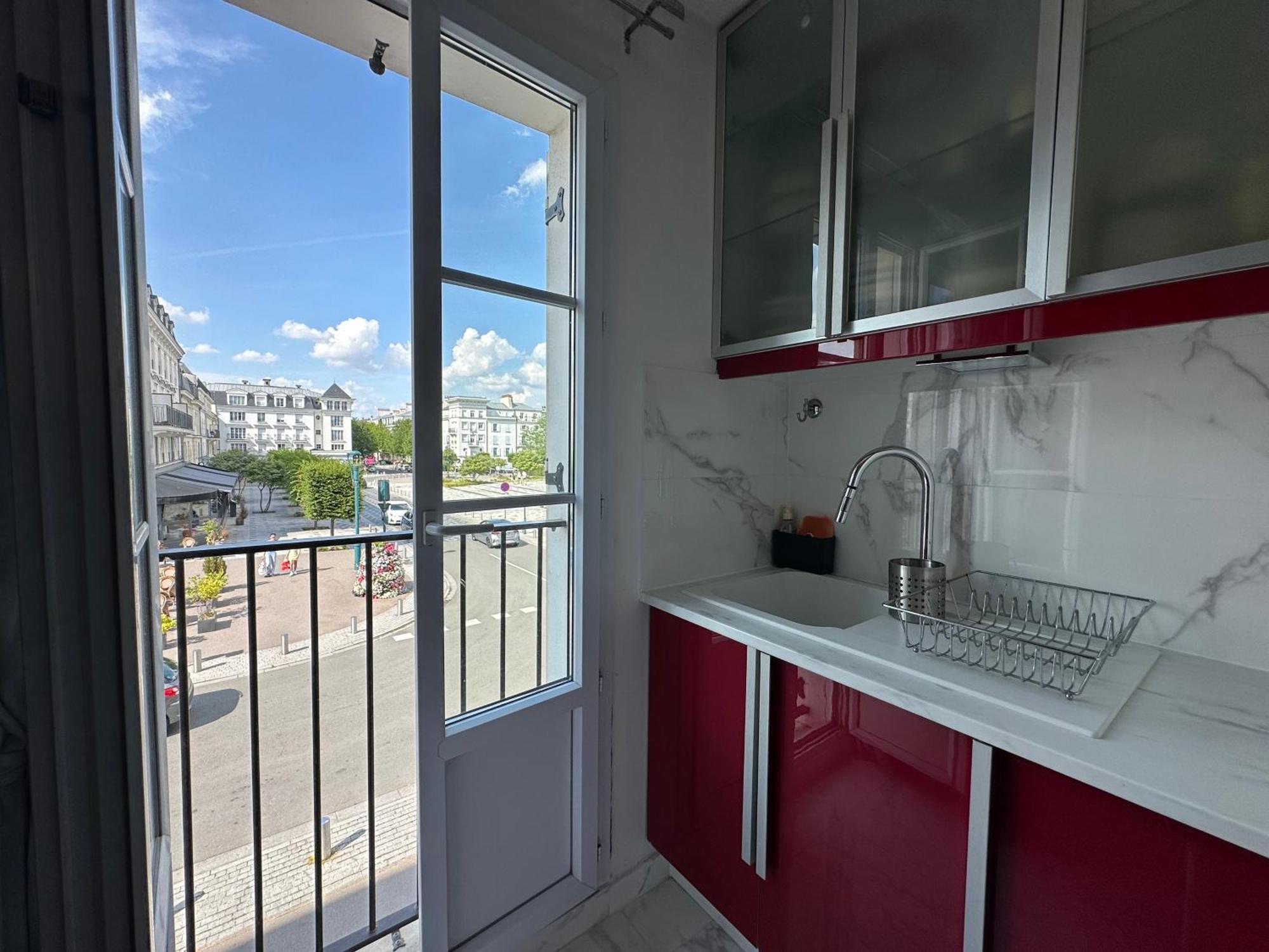 Appt Vue Place De Toscane - 4Min Disneyland-Paris Серри Экстерьер фото