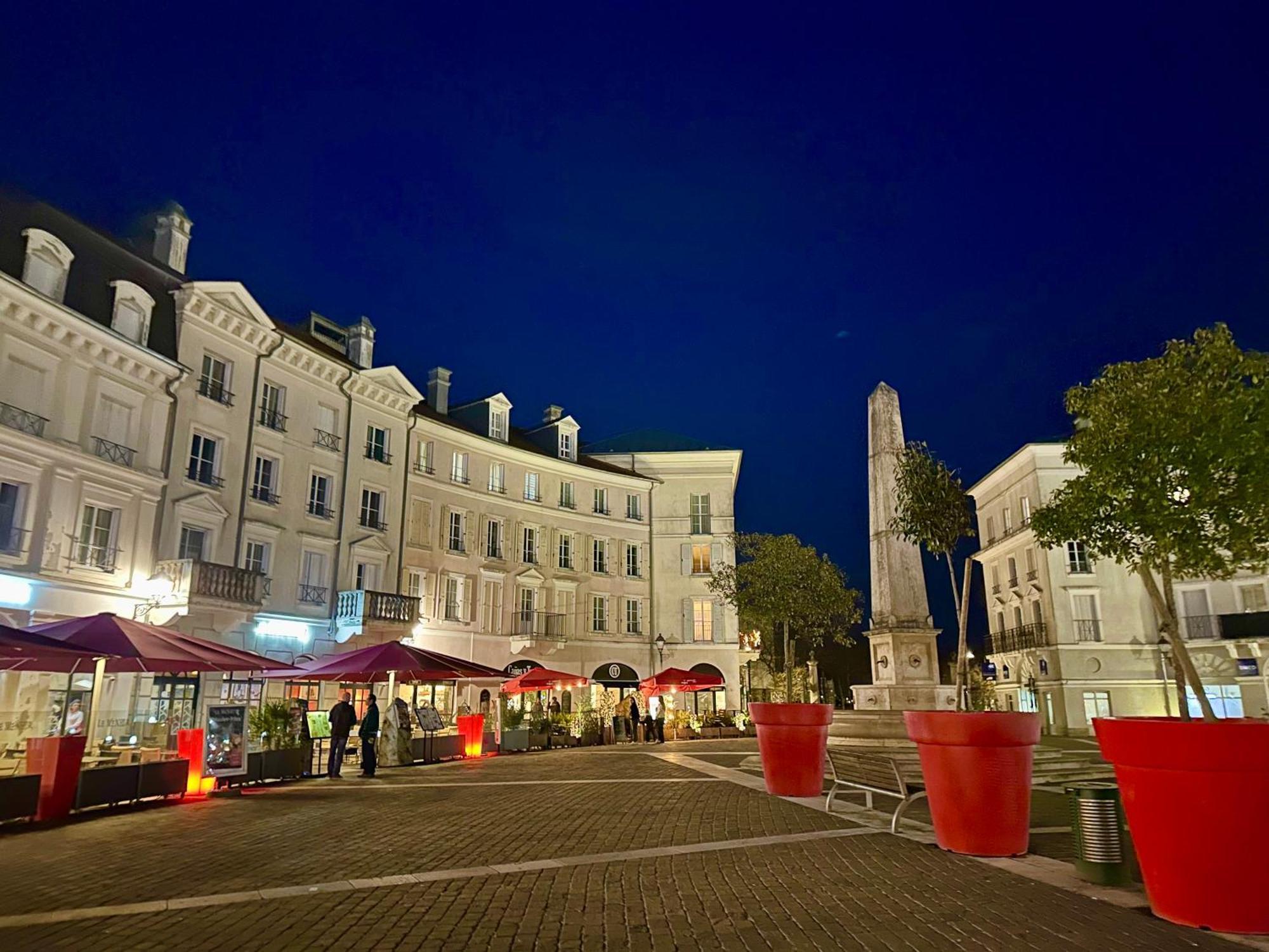 Appt Vue Place De Toscane - 4Min Disneyland-Paris Серри Экстерьер фото