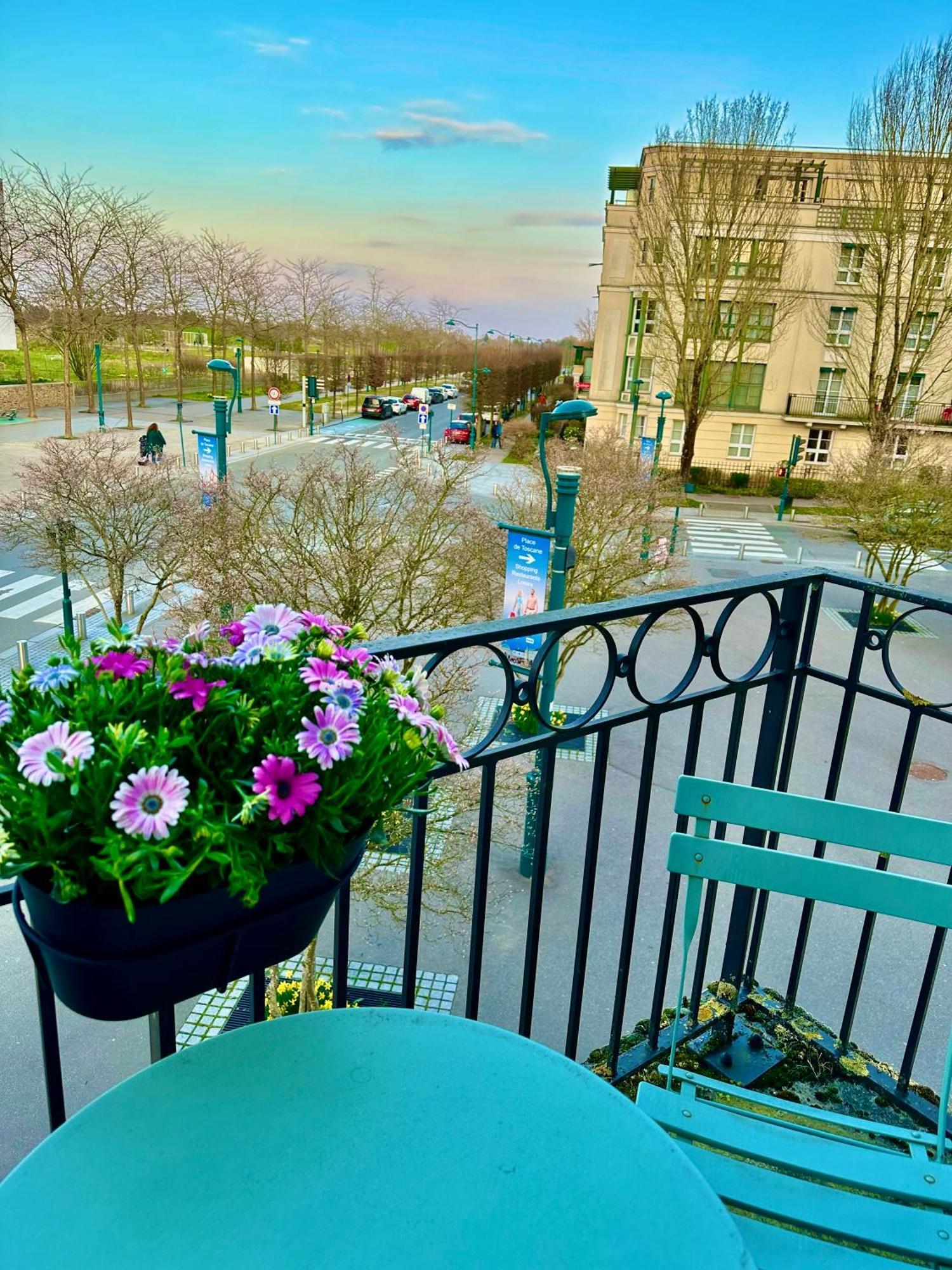 Appt Vue Place De Toscane - 4Min Disneyland-Paris Серри Экстерьер фото